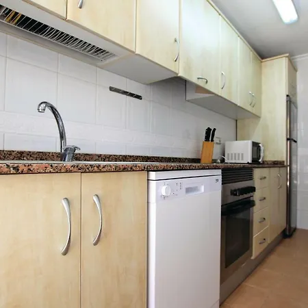 Three Bedroom Holiday In بيت للعطل